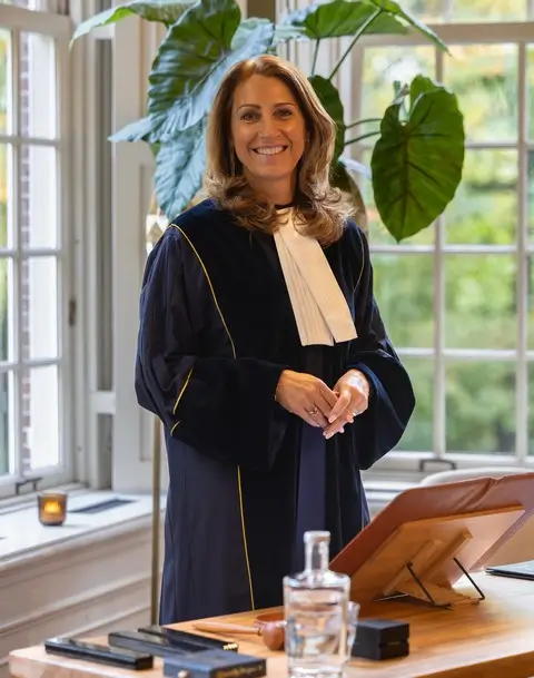 Miriam, zelfstandig trouwambtenaar en ceremoniespreker